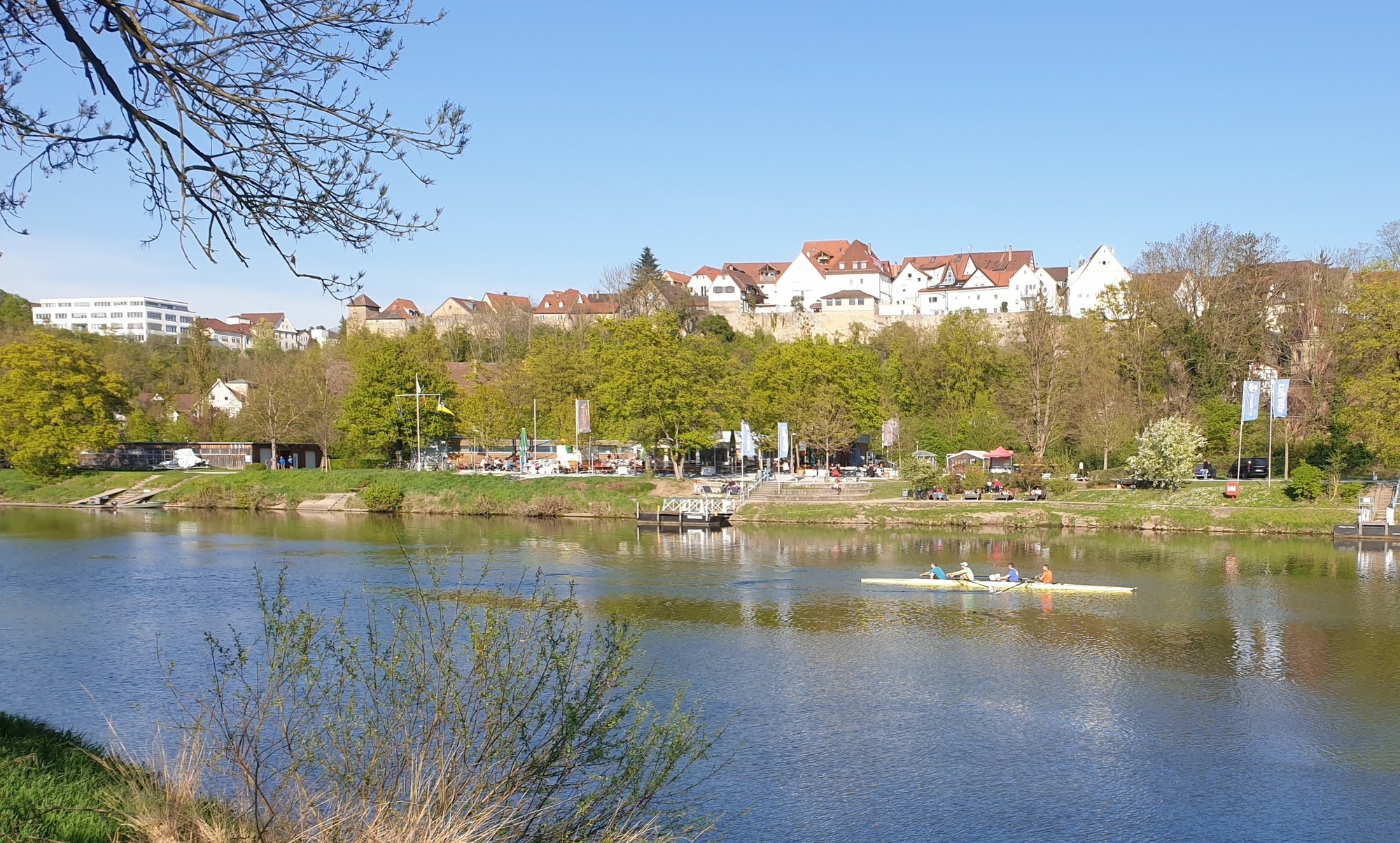 Rudern und Altstadt Marbach; Foto: Stadtverwaltung Marbach